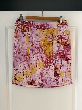 LOFT Pink and Yellow watercolor floral 0P skirt with front pocket detail